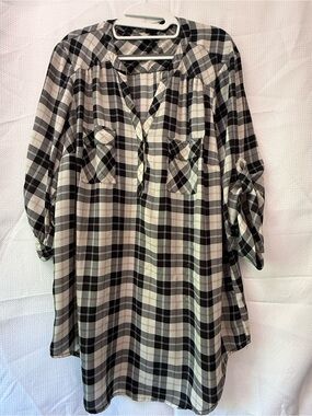 Torrid Black & White Plaid Button-Front Harper Tunic Top